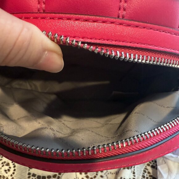 NWT MICHAEL KORS SHEILA MEDIUM FRONT POCKET BACKPACK QUILTED DRAGONFRUIT main image 9